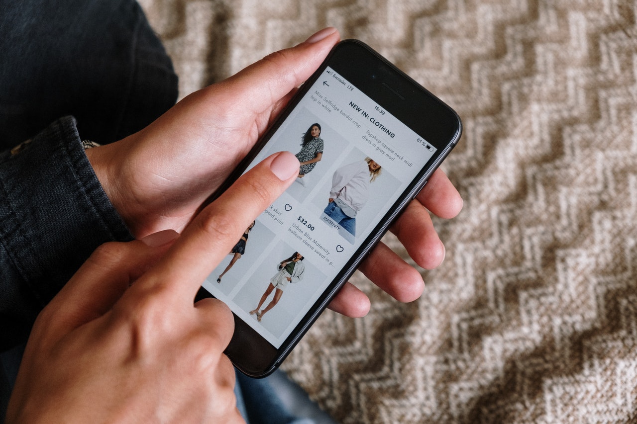 online user experience shopping for clothes