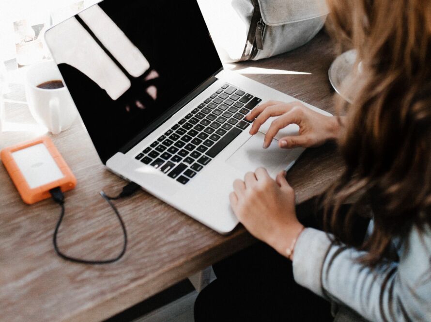 Blogs are a big part of growing your effective digital marketing strategy. Here are ten marketing bloggers you ought to follow in 2022.